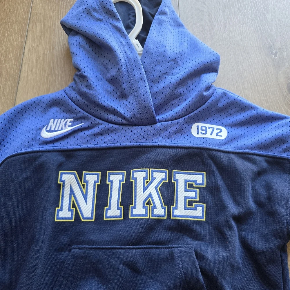 Nike Boys Color Block Hoodie and Jogger Pants 2- Piece Set